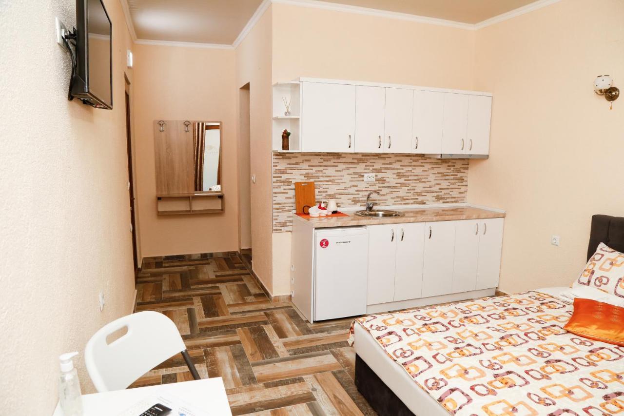 Valentina Apartments ゲヴゲリヤ エクステリア 写真